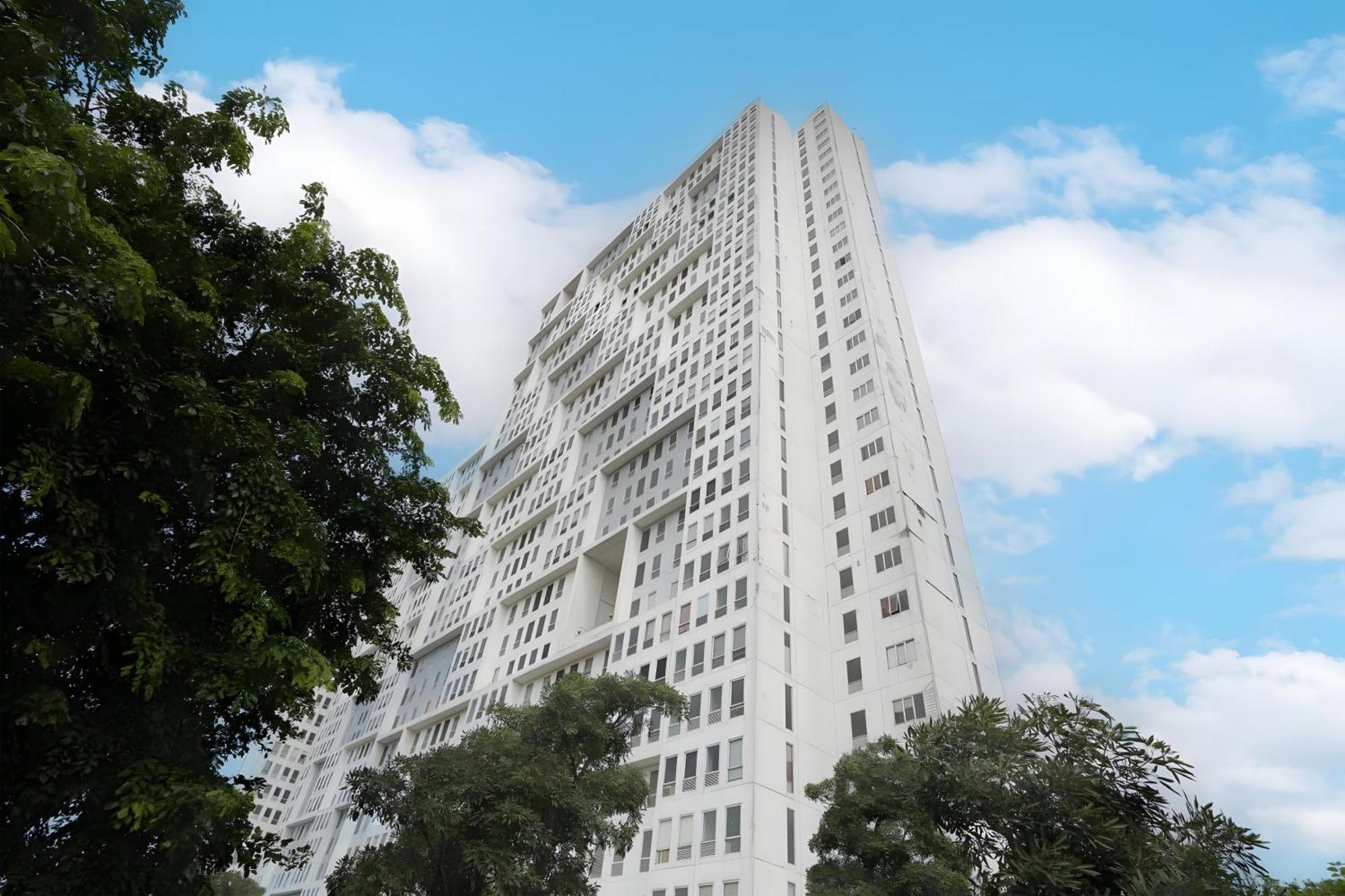 Capital O Urbano Hotel Bekasi Exterior foto