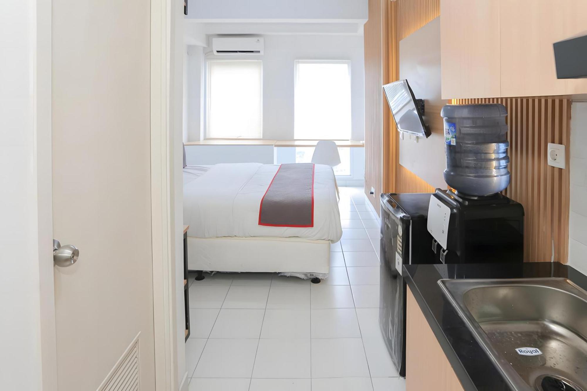Capital O Urbano Hotel Bekasi Exterior foto